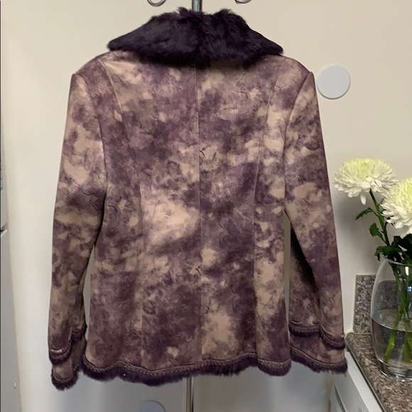 Coat perfect condition size L running smaller - Picture 3 of 11